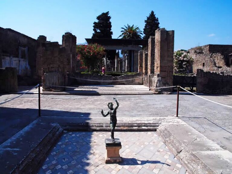 Private Pompeii Tour And Archeological Museum Of Naples Tour Overview