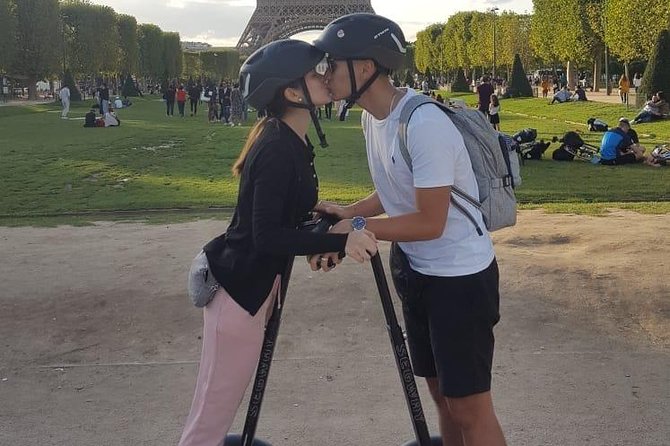 Private Tour: Discover Paris With Local, 3 Hours on a Segway - Exploring Paris Iconic Landmarks