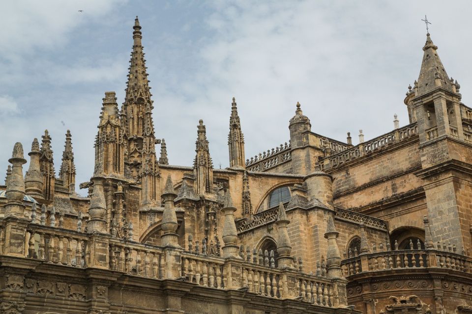 Private Tour of Seville Jewish Quarter and Plaza España - Overview of Activity