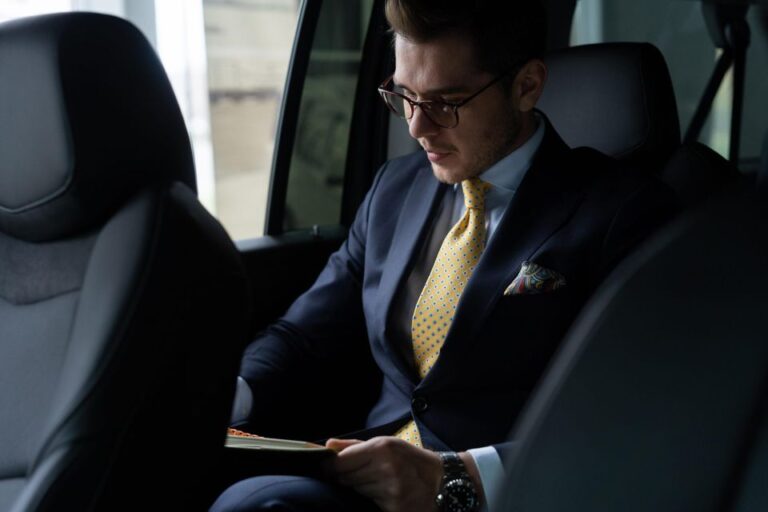 Private Transfer: From Barnet London To Heathrow Airport. Effortless Transitions And Luxurious Comfort