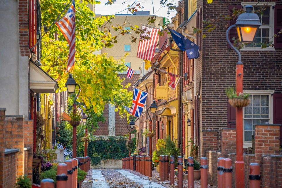 Revolutionary Roots: A Historic Philadelphia Stroll - Betsy Ross House and Elfreths Alley