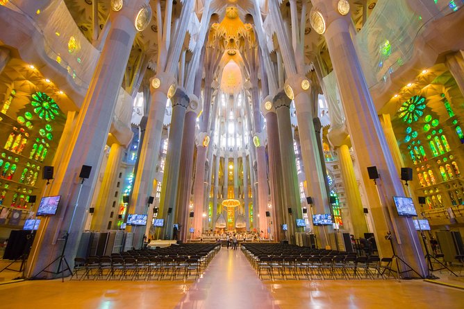 Sagrada Familia Guided Tour With Towers Access Overview Of Gaudis Masterpiece