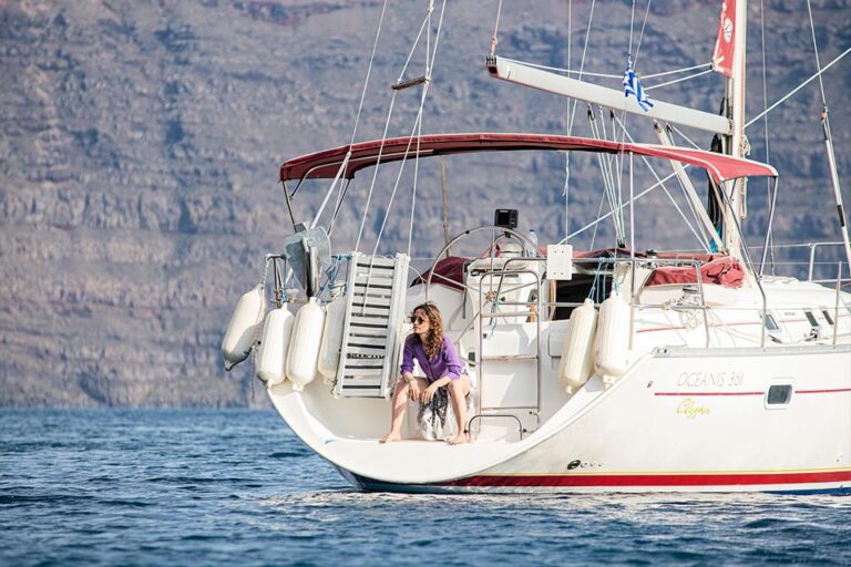 Sailing Tours in Santorini