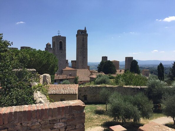 San Gimignano, Siena, Monteriggioni: Fully Escorted Tour, Lunch & Wine Tasting Included Services