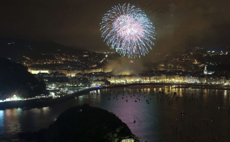 San Sebastian: Yacht Cruise With Fireworks Experience