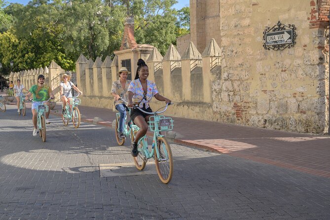 Santo Domingo: Colonial Zone Bike Tour Tour Overview