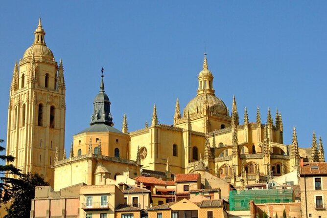 Segovia Tour With Guided Walking Tour Included