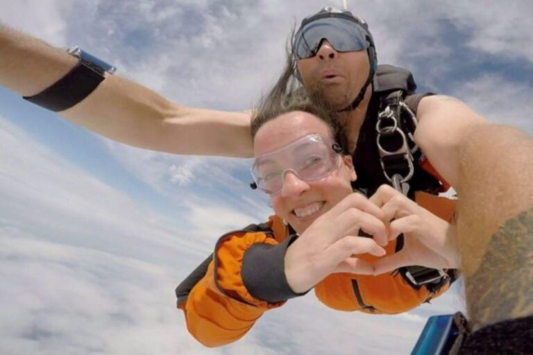 Seitenstetten: Tandem Skydiving Experience