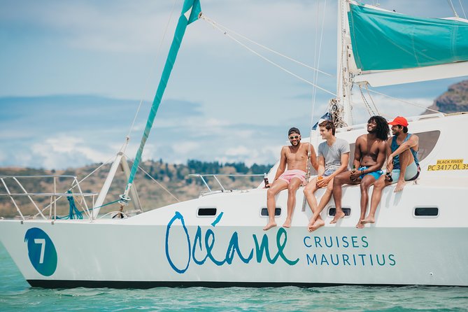 Shared WEST Cruise - Ile Aux Benitiers: Full Day Catamaran Cruise - Inclusions and Amenities