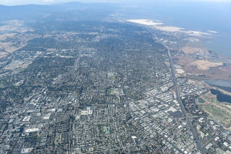 Silicon Valley: 45 Minute Sightseeing Flight Tech Giants Galore