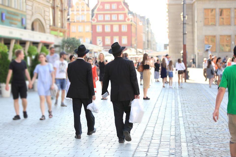 Skip-the-line Museum of the Art and History of Judaism - Tour Details