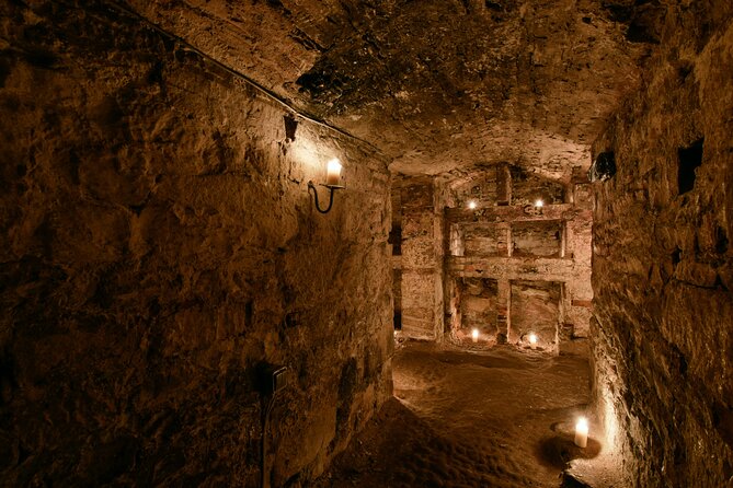 Small Group Edinburgh Night Walking Tour With Underground Vaults