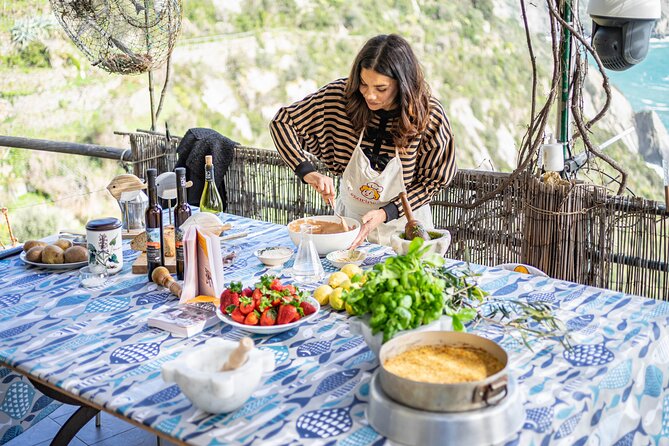 Small Group Pasta and Tiramisu Class in Riomaggiore - Overview of the Experience