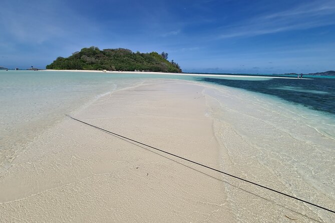 St. Anne Marine Park & Moyenne Island, Creole Lunch (private Boat) Tour Overview