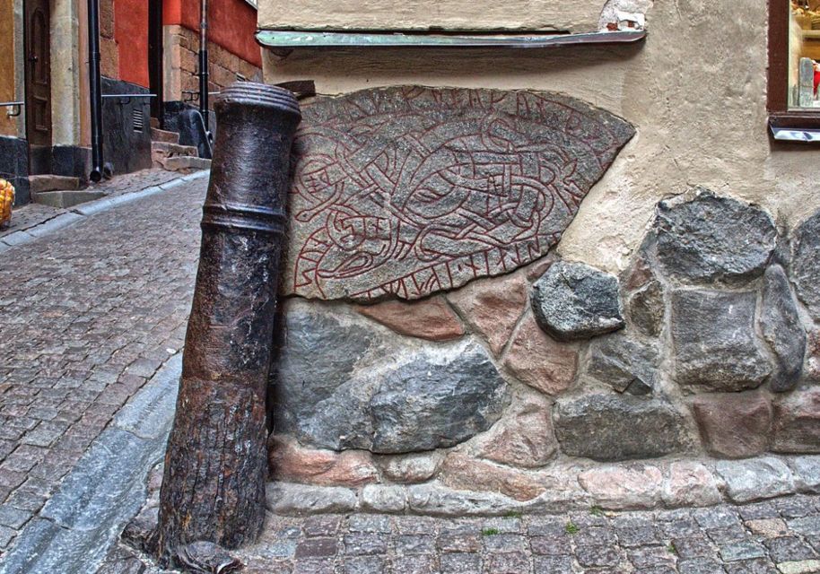 Stockholm Scavenger Hunt and Sights Self-Guided Tour - Tour Overview