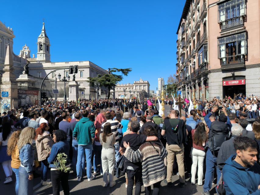 Surfing Madrid: From the Palace to the Tavern Private Tour - Activity Overview