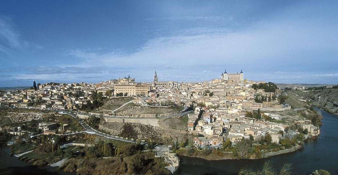 Toledo: Private Monuments Walking Tour With Monument Entry - Exploring Toledos Historic Landmarks