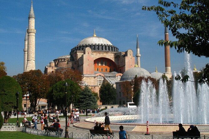 Topkapi Palace With Harem & Blue Mosque Guided Tour - Overview of the Tour