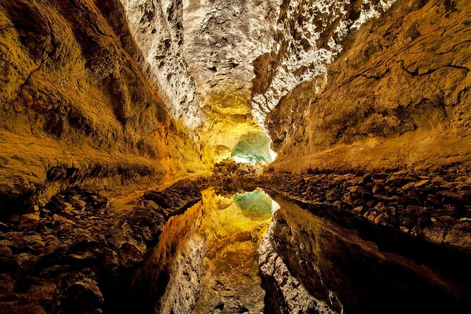 Tour Of Jameos Del Agua, Cueva De Los Verdes And Viewpoint From The Cliffs Tour Details