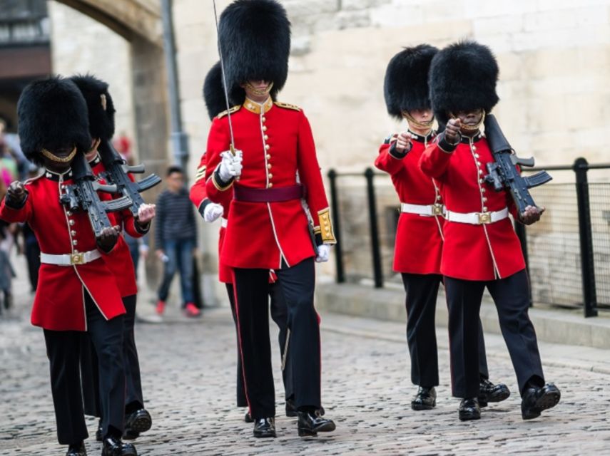 Tower of London: Opening Ceremony, Crown Jewels & Beefeaters - Century-old Opening Ceremony