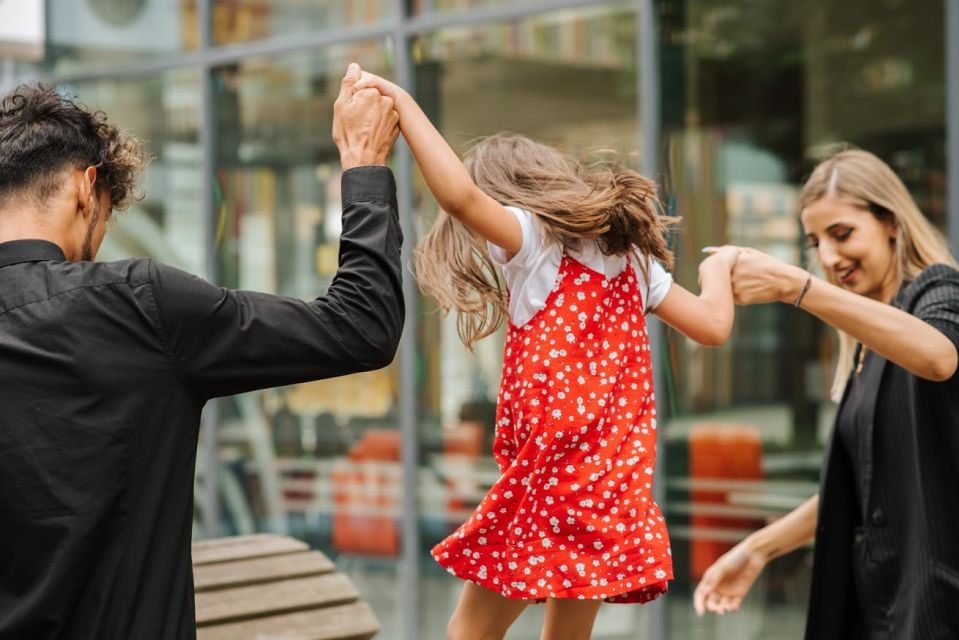 Valencia Family Discovery: Squares & Gardens - Tour Duration and Group Size