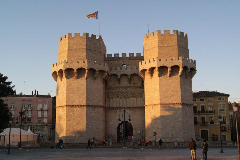 Valencia: Private Exclusive History Tour With a Local Expert - Iconic Landmarks in Valencia