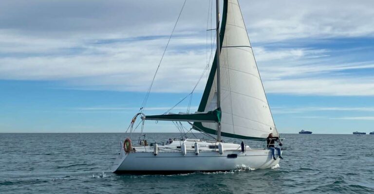 Valencia: Private Sailing Trip With Snacks and Drinks
