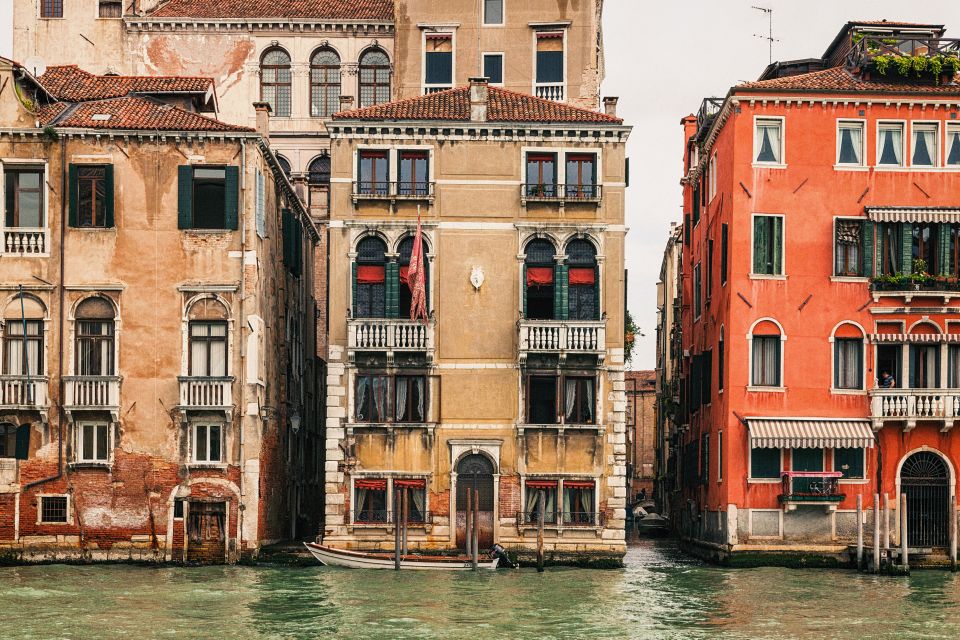 Venice: Gondola Ride and a Gala Dinner in a Venetian Palace - Activity Details