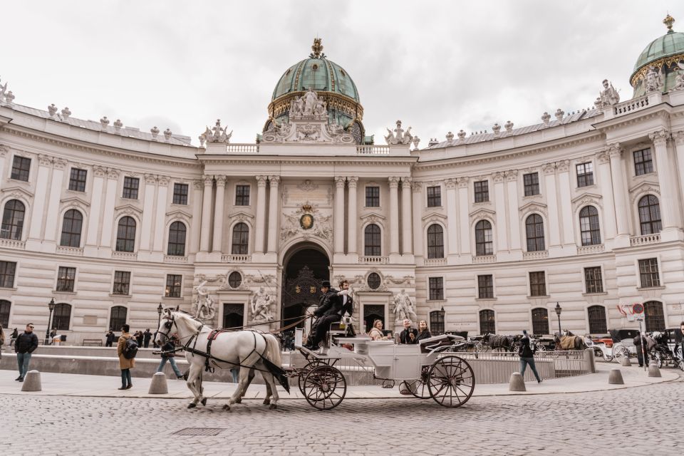 Vienna: Culinary Horse-Drawn Carriage Experience - Experience Overview