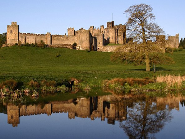 Viking Coast and Alnwick Castle Very Small Group Tour From Edinburgh