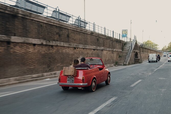 Vintage Fiat 500 Cabriolet: Private Tour to Romes Highlight