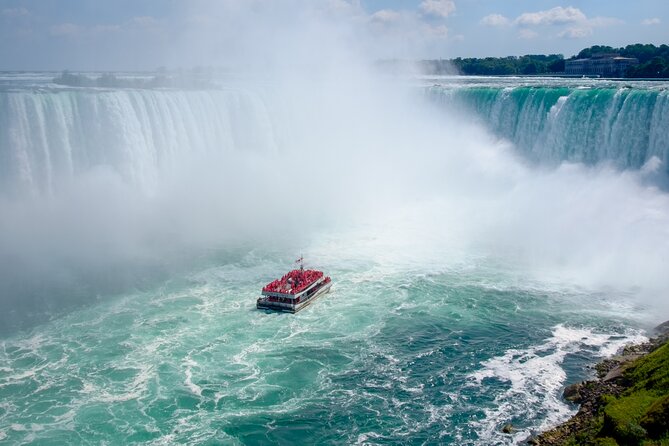 Visit Niagara Falls And Experience A Vip Wine Tour Indulge In Vip Wine Tasting