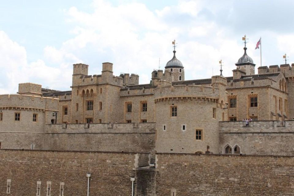 Wapping and the Old London Docks: a Self-Guided Audio Tour - Location and Getting There