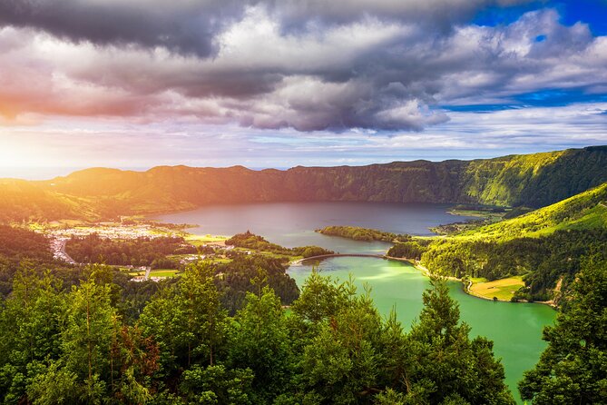 2-Day Discovery of São Miguel: Landscape, Volcanoes and Lakes - Key Points