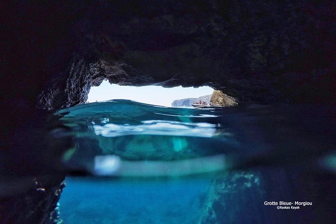 A Guided Day of Exploration in Sea Kayaking, Discovery of the National Park. - Required Attire