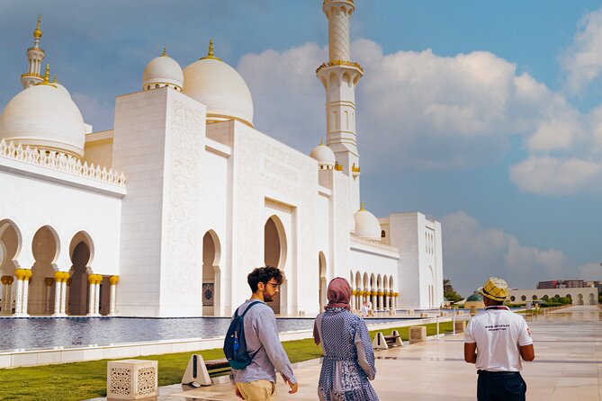 Abu Dhabi Sightseeing Tour: Sheikh Zayed Mosque, Heritage Village & Dates Market - Key Attractions