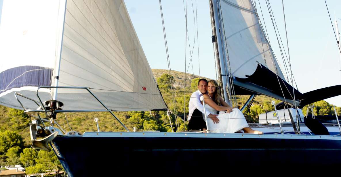 Alcudia: Romantic Sailing Trip With Diner for 2 - Onboard Dining Experience