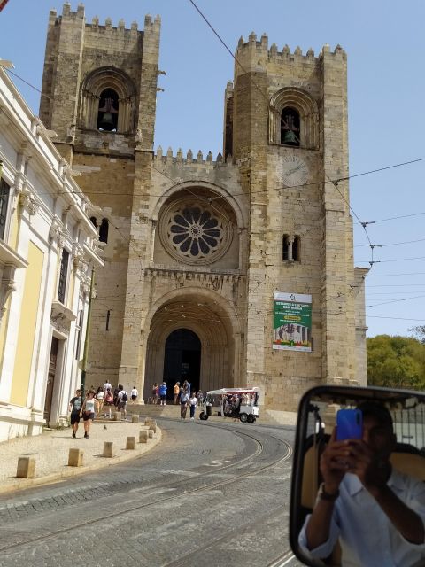 Alfama Tour : Lisbon Old Town Sightseeing With Tuk Tuk - Itinerary Highlights