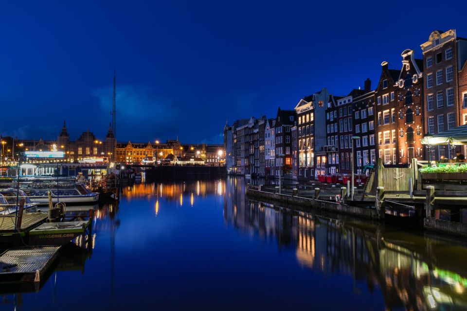 Amsterdam: Private Evening Canal Cruise With Prosecco - Captivating Storytelling by Experienced Guides