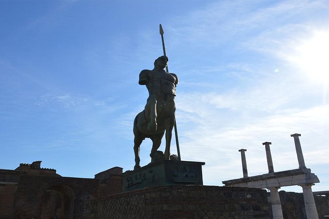 Ancient Pompei in the Afternoon - The Volcanic Disaster That Destroyed Pompeii