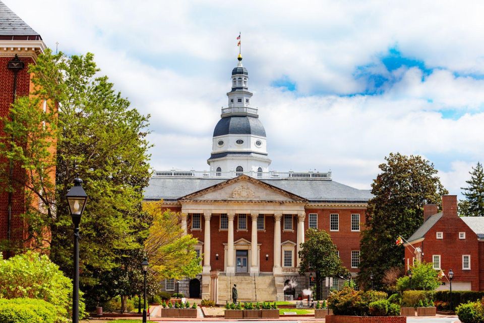 Annapolis: Walking In App Audio Tour in Sailing Capital - Admiring Iconic Waterfront Views