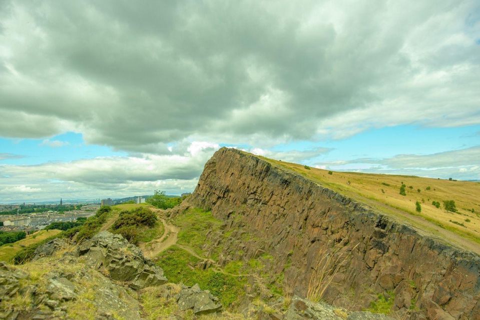 Arthurs Seat In App Audio Tour: a Vertiginous Hike - Dormant Volcano Exploration