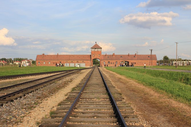 Auschwitz and Birkenau Memorial and Museum Guided Tour From Krakow - Exploring Auschwitz I