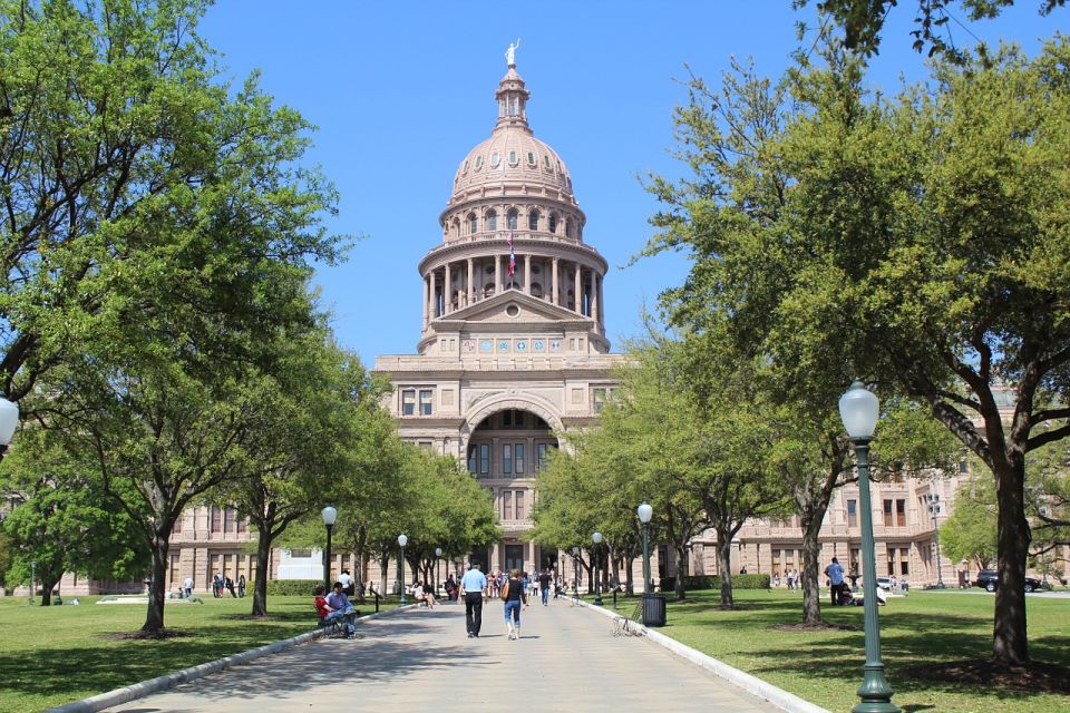 Austin Explorer: A Vibrant USA Heritage Walk - Governors Mansion Grandeur