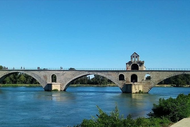 Avignon Walking Tour Including Popes Palace - Exploring Medieval Avignon