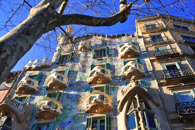 Barcelona Architecture Walking Tour With Casa Batllo Upgrade - Modernist Architecture Highlights