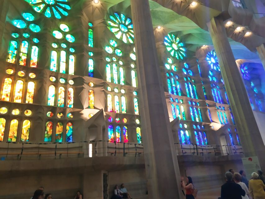 Barcelona: City Highlights Full-Day Private Guided Tour - Sagrada Familia Cathedral