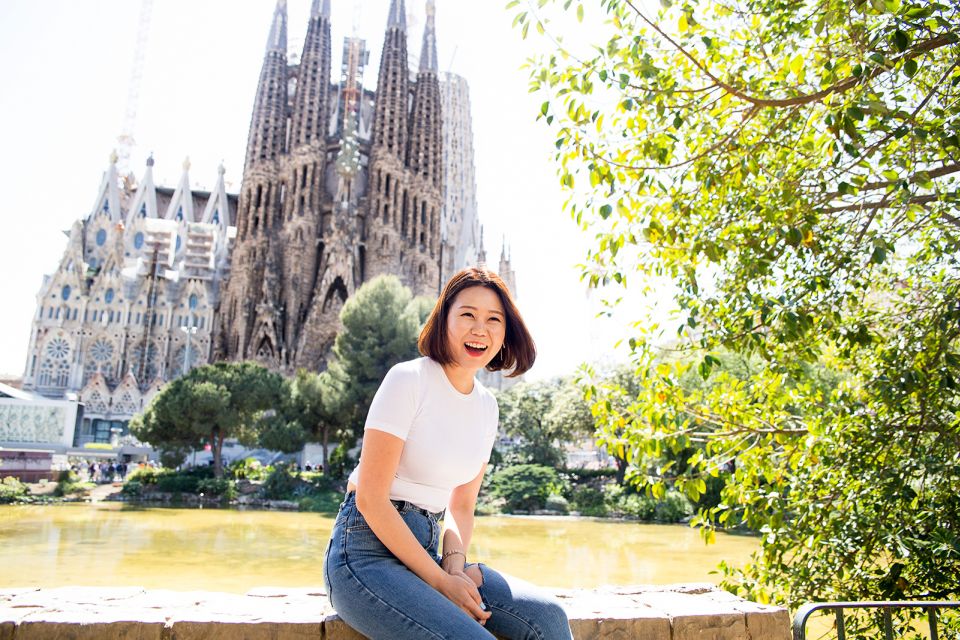 Barcelona: Instagram Tour of the Most Scenic Spots - Highlights of the Tour