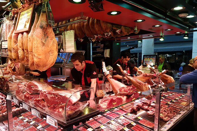 Barcelona Markets Walking Tour With Las Ramblas and La Boqueria - Discovering the Vibrant La Boqueria Market