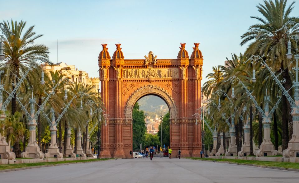 Barcelona Old Town Tour With Family-Friendly Attractions - Tour Highlights